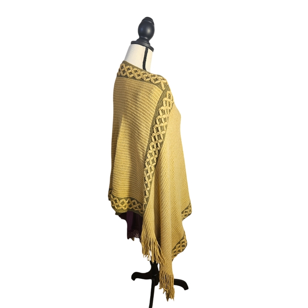 Knitted Poncho - Picture 7 of 10